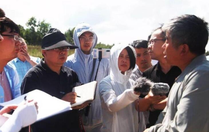 ““万商云川·彝品i购”──凉山深度贫困县电商直播花费扶贫活动在蓉举行”