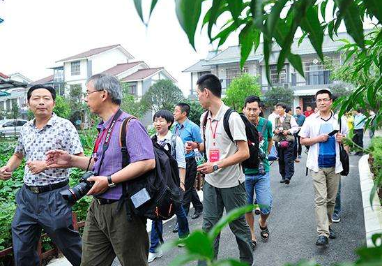 “中国易学风水大师  刘秋占”