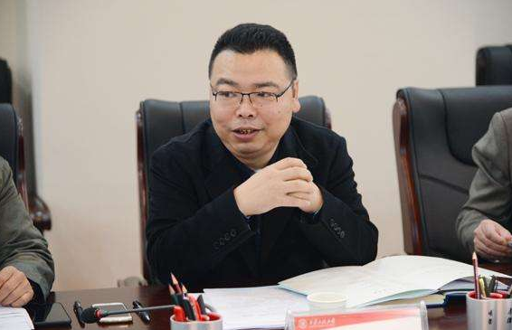 “喻恩泰事情之后  王澜霏在家“内涵”炖猪手”